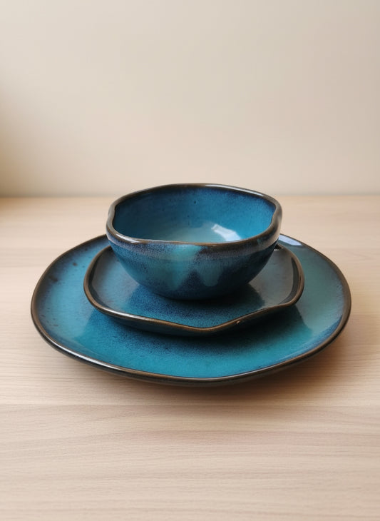 Azura Dinnerware Set